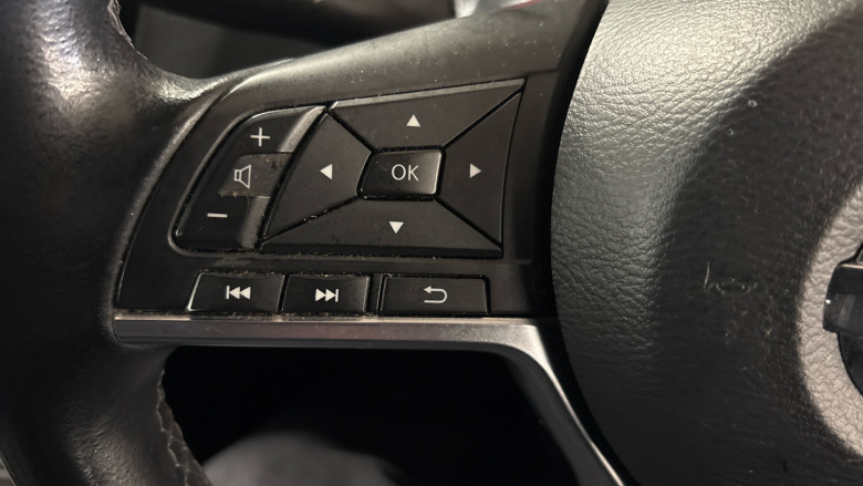 Nissan Qashqai 1.3 DiG-T 160 Acenta Premium 5dr Petrol Hatchback